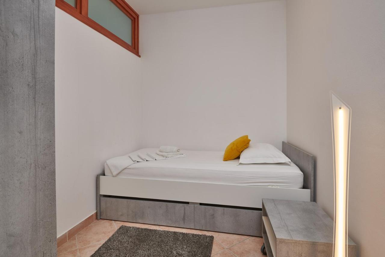 Family Apartment Dubrovnik - Private Jacuzzi Terrace, Private Parking Екстериор снимка