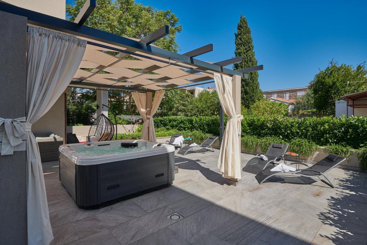 Family Apartment Dubrovnik - Private Jacuzzi Terrace, Private Parking Екстериор снимка