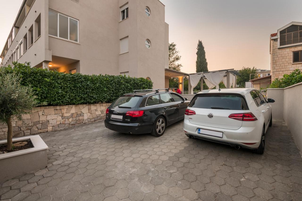 Family Apartment Dubrovnik - Private Jacuzzi Terrace, Private Parking Екстериор снимка