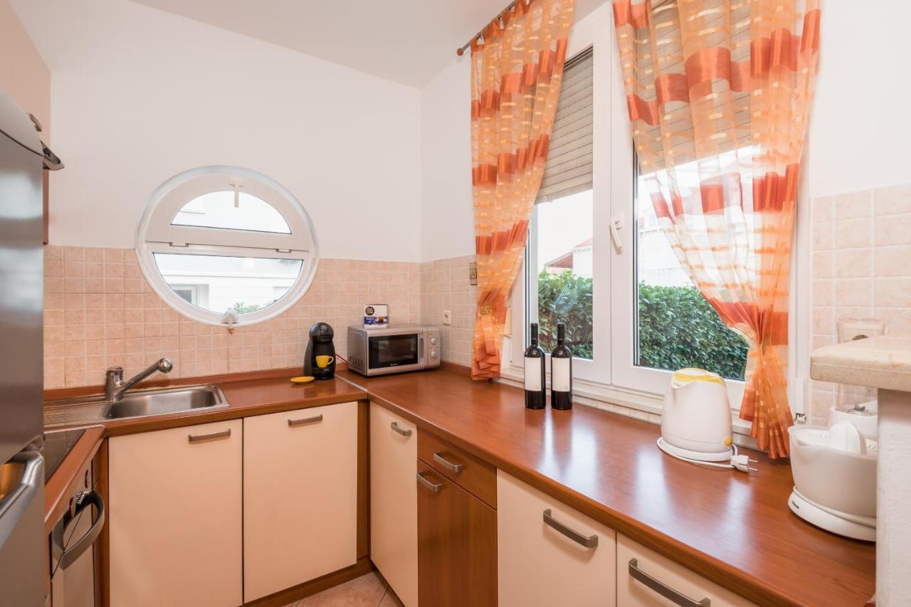 Family Apartment Dubrovnik - Private Jacuzzi Terrace, Private Parking Екстериор снимка